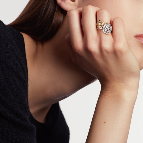 CHANEL Bouton de Camélia Ring