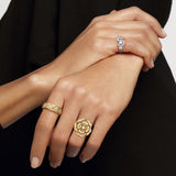 CHANEL Bouton de Camélia Ring