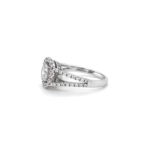 Mémoire Round-cut Engagement Ring